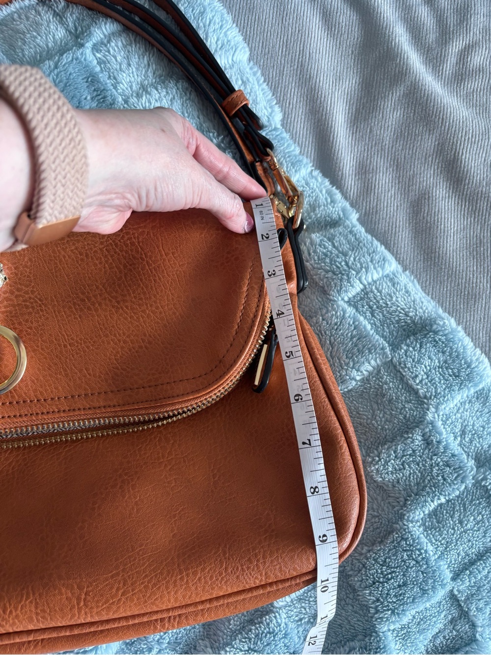 Leather Crossbody Bag in Cognac Brown - Picture 4 of 10